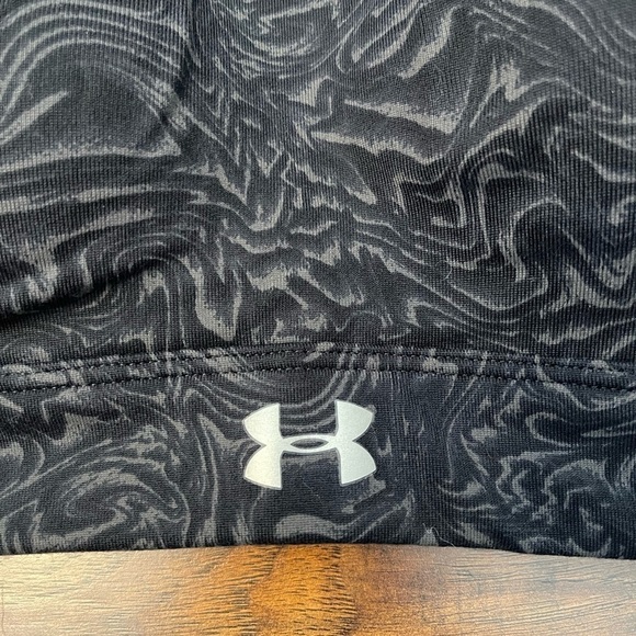 Under Armour Padded Adjustable Sports Bra Size S - Picture 2 of 4